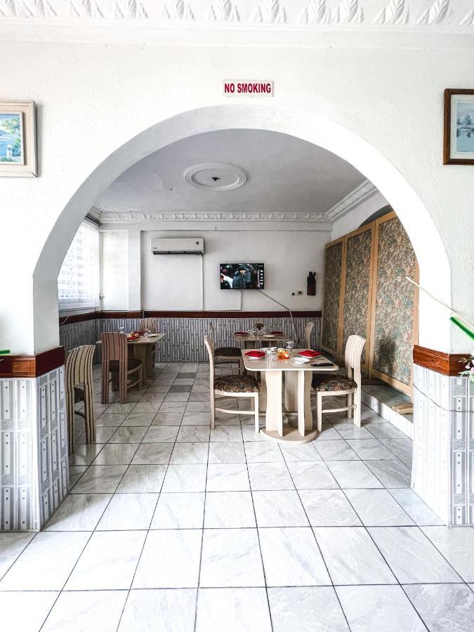 Hill View Hotel Mccarthy Hills Botianaw Экстерьер фото