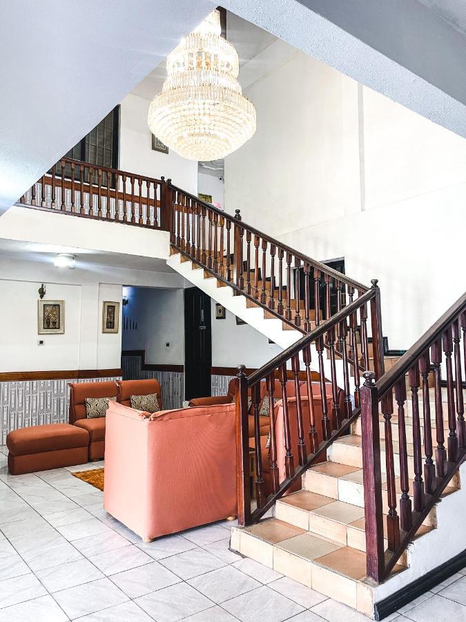 Hill View Hotel Mccarthy Hills Botianaw Экстерьер фото