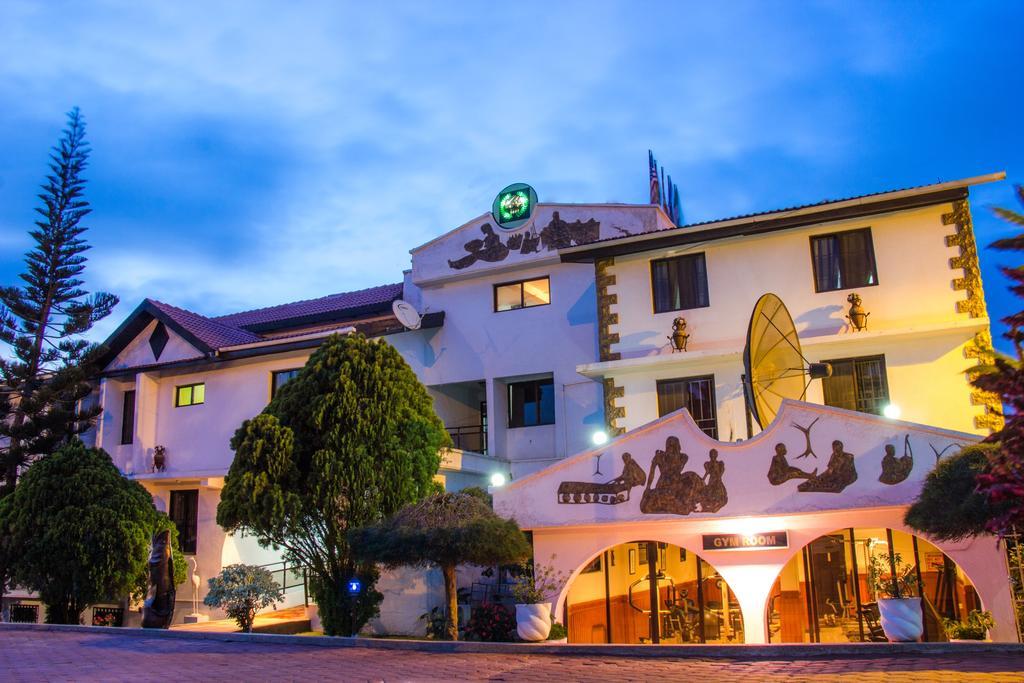 Hill View Hotel Mccarthy Hills Botianaw Экстерьер фото