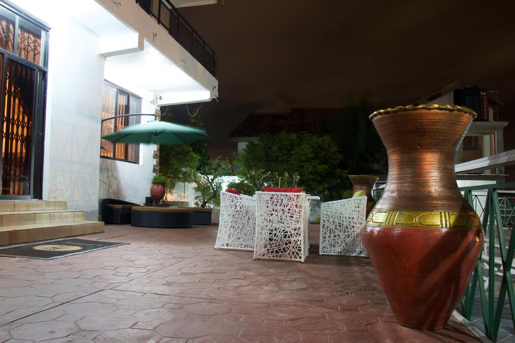 Hill View Hotel Mccarthy Hills Botianaw Экстерьер фото