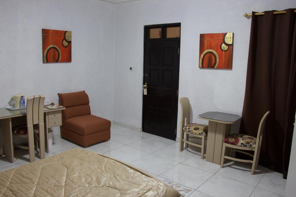 Hill View Hotel Mccarthy Hills Botianaw Экстерьер фото