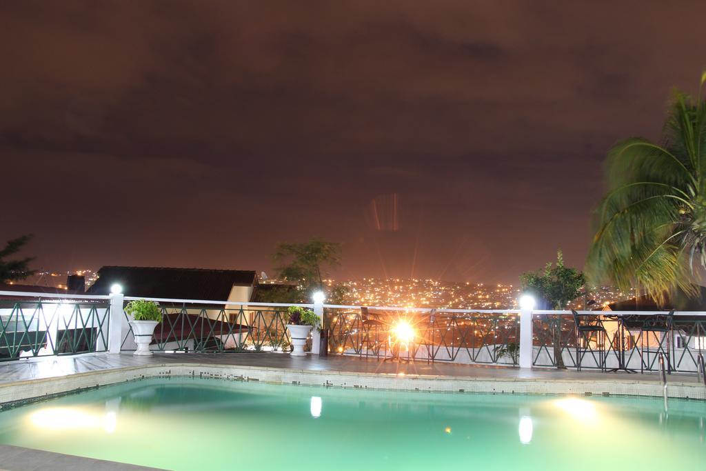 Hill View Hotel Mccarthy Hills Botianaw Экстерьер фото