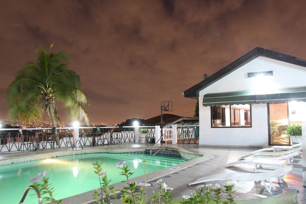 Hill View Hotel Mccarthy Hills Botianaw Экстерьер фото