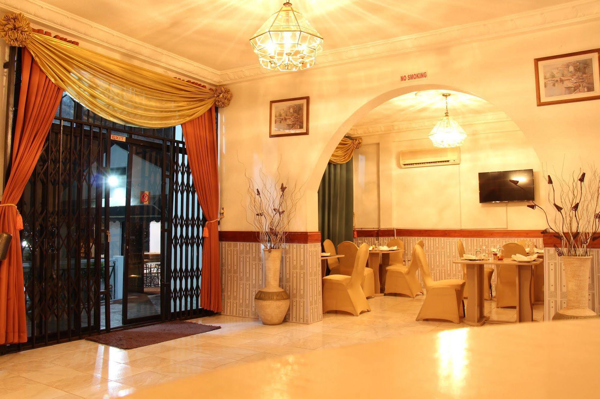 Hill View Hotel Mccarthy Hills Botianaw Экстерьер фото