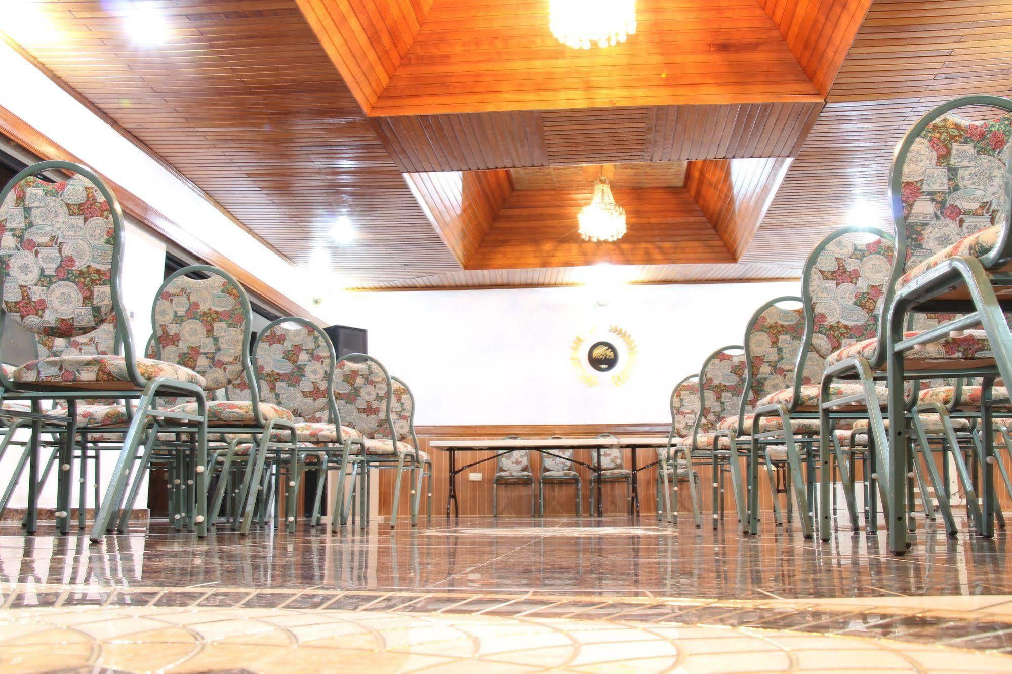 Hill View Hotel Mccarthy Hills Botianaw Экстерьер фото