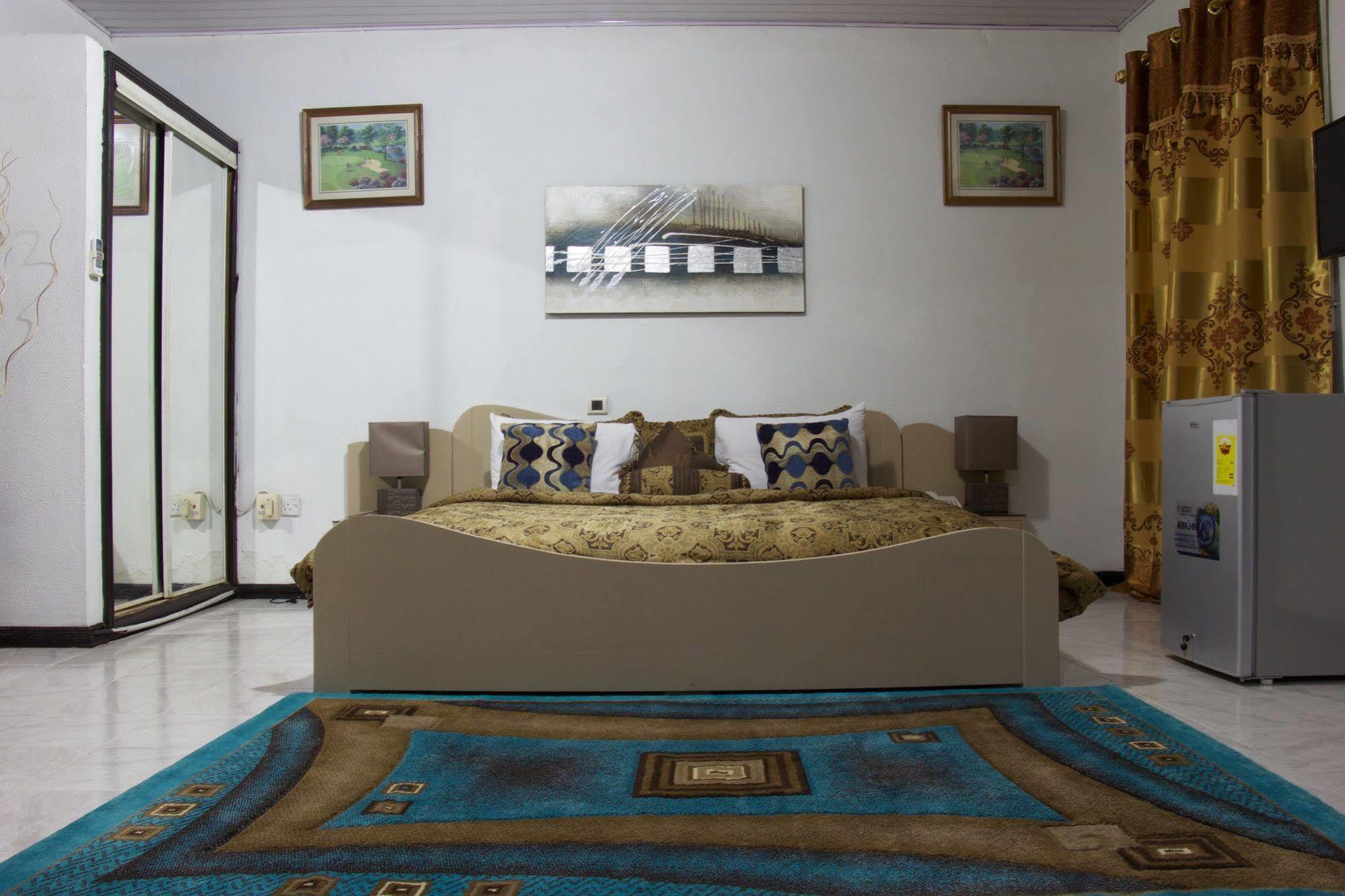 Hill View Hotel Mccarthy Hills Botianaw Экстерьер фото