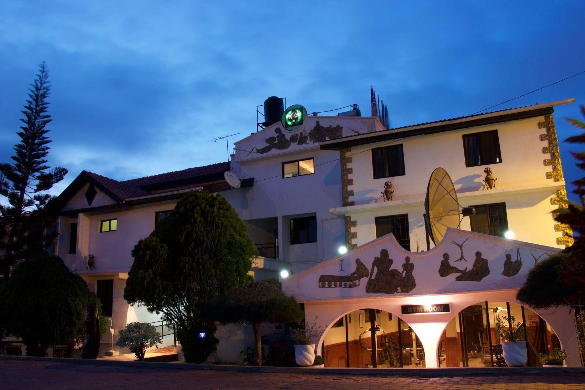 Hill View Hotel Mccarthy Hills Botianaw Экстерьер фото