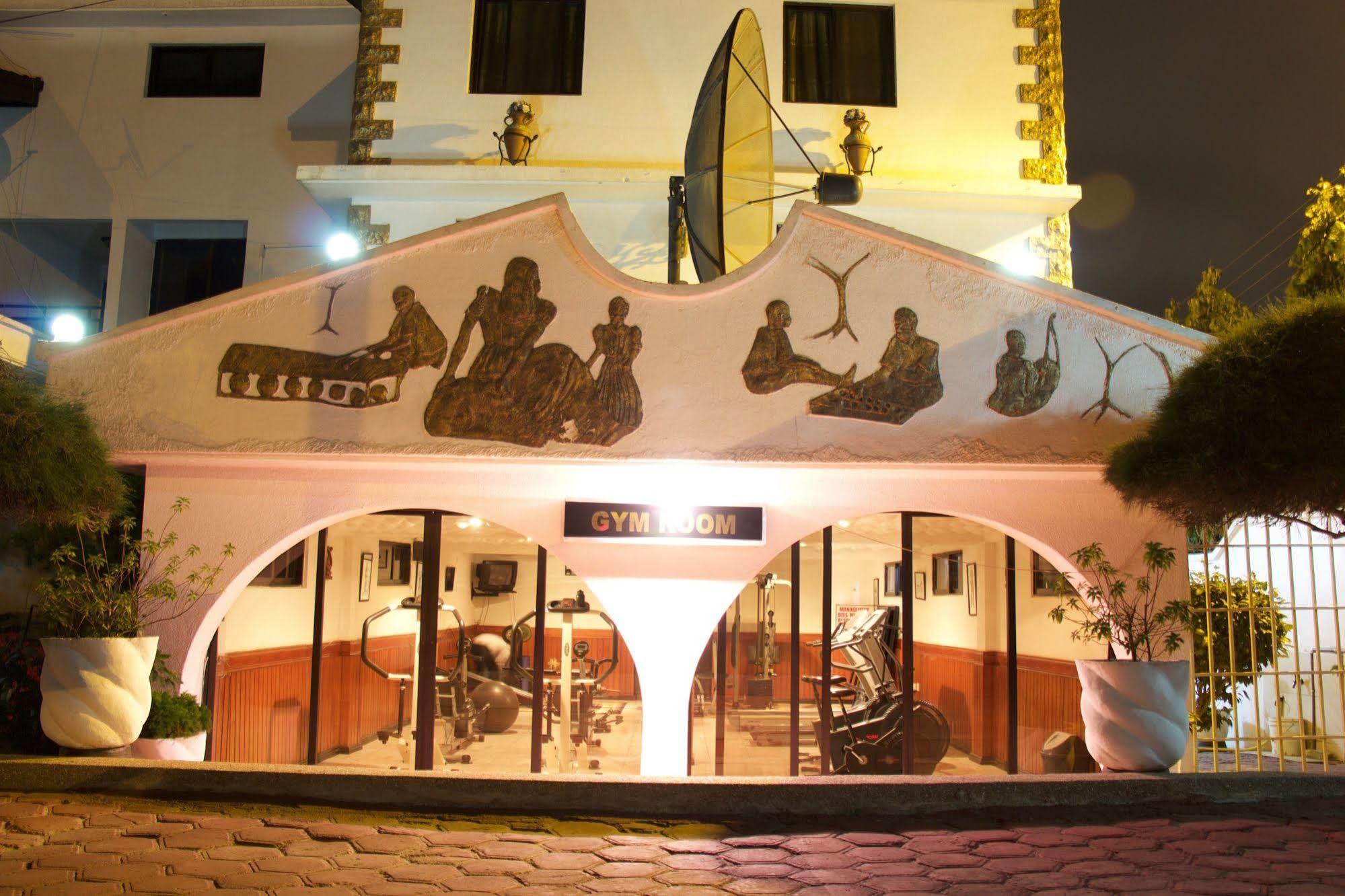 Hill View Hotel Mccarthy Hills Botianaw Экстерьер фото